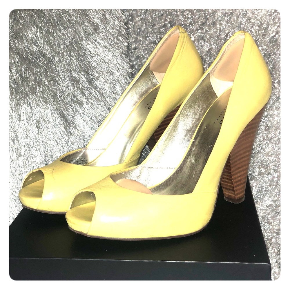 Guess wedge heels size 6 fit more like a 6 1/2